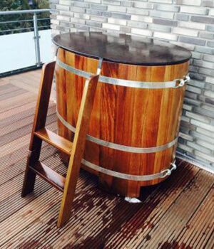 Hot Tub mit holzbeheiztem Unterwasserofen - Model 1